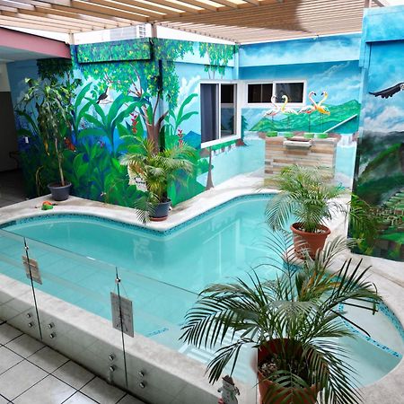 Hotel Suenos サンサルバドル エクステリア 写真