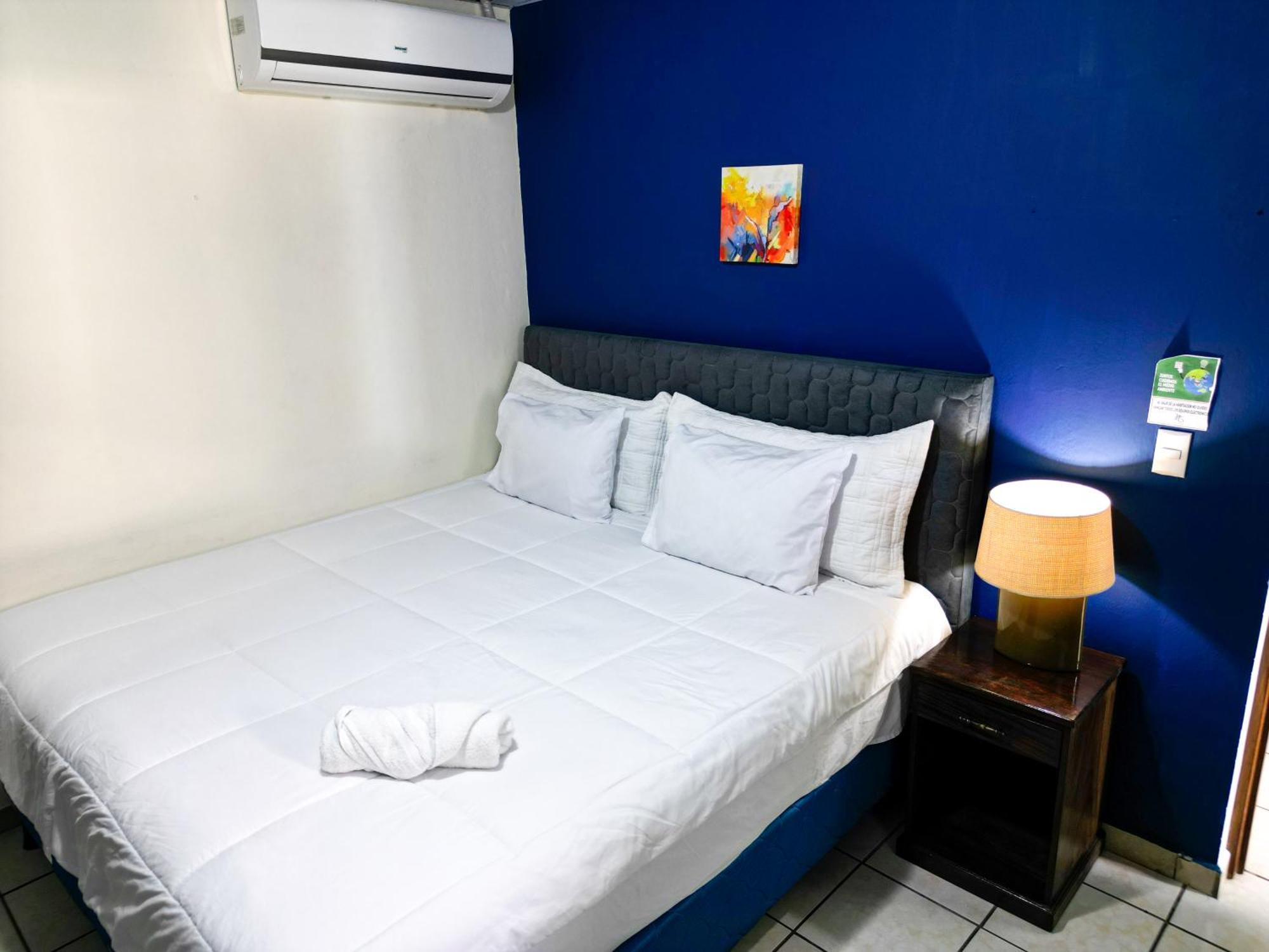 Hotel Suenos サンサルバドル エクステリア 写真