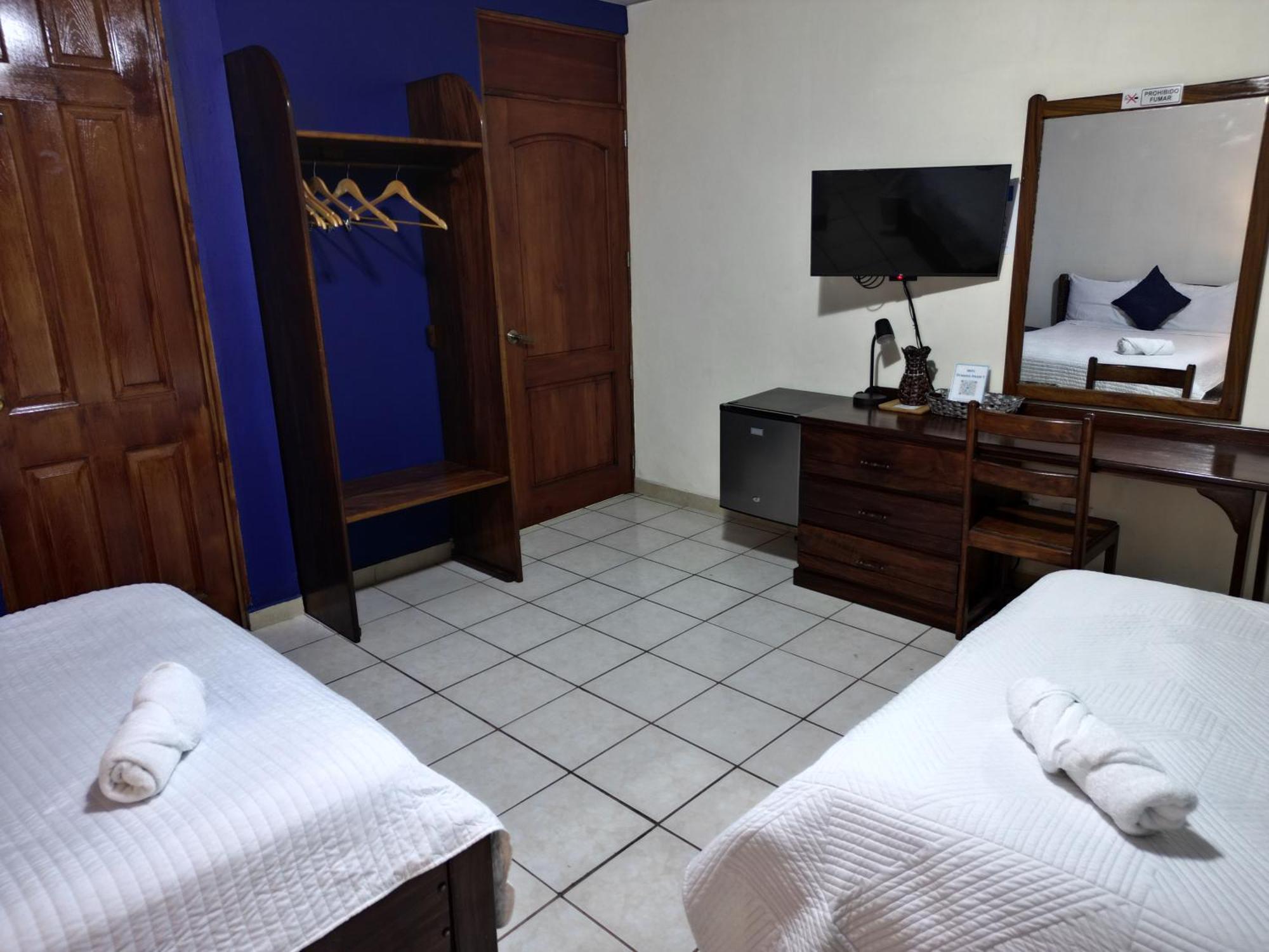 Hotel Suenos サンサルバドル エクステリア 写真