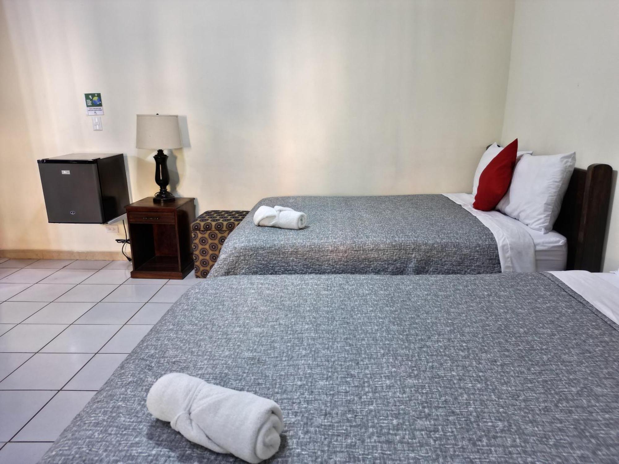 Hotel Suenos サンサルバドル エクステリア 写真